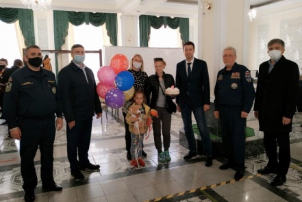 В Уфе поздравили с днём рождения детей, приехавших из Донбасса