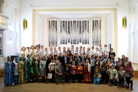 Особенные дети приняли участие в конкурсе «Национальный костюм»