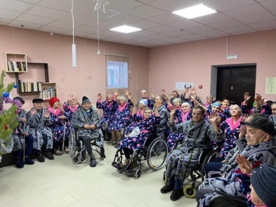 Поздравили бабушек и дедушек из Родительского дома в с. Шарипово