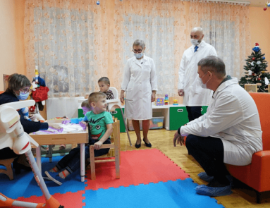 Радий Хабиров посетил Республиканский дом ребёнка