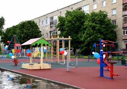 В г. Петровское ЛНР состоялось открытие новой игровой площадки, подаренной Республикой Башкортостан